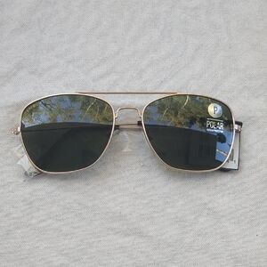 Gold Frame Aviator Sunglasses